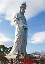 昭和１１年時社長建立 高崎観音像